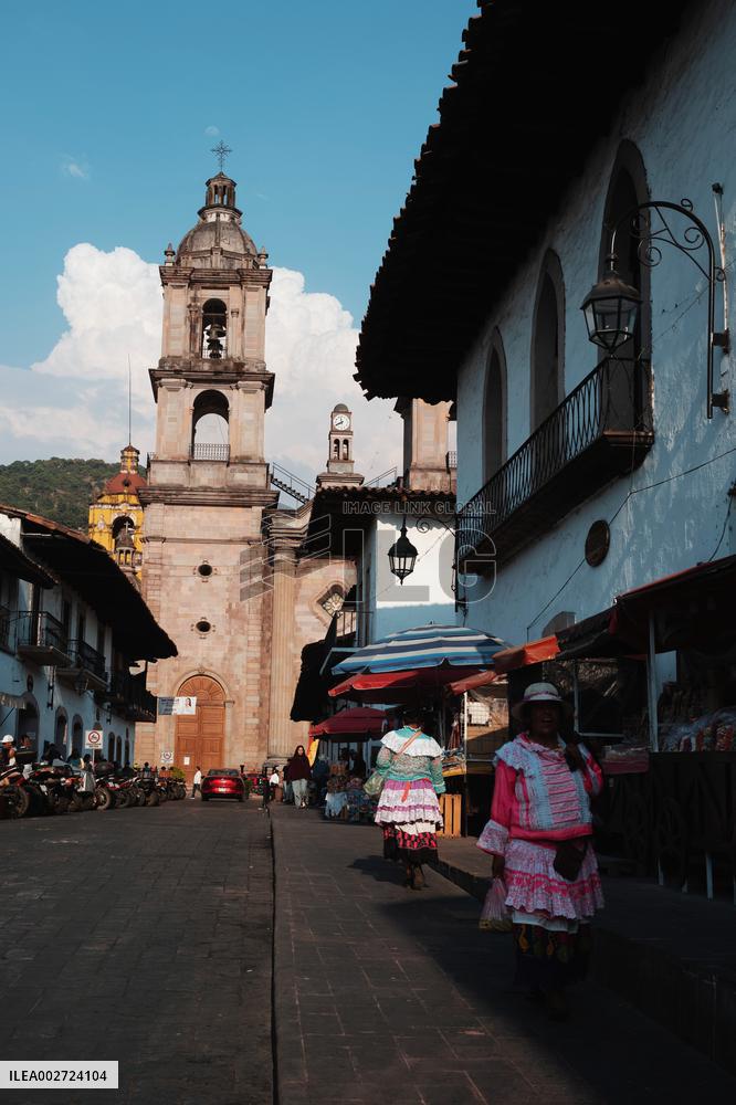 MEXICO-VALLE DE BRAVO-DAILY LIFE