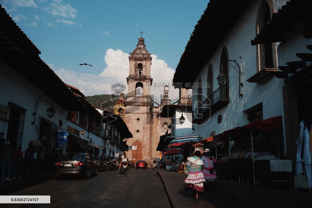 MEXICO-VALLE DE BRAVO-DAILY LIFE