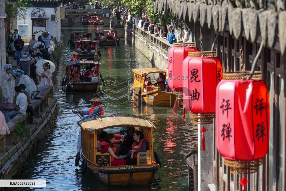 Xinhua Headlines: Chinese youngsters embrace more diversified tourism options