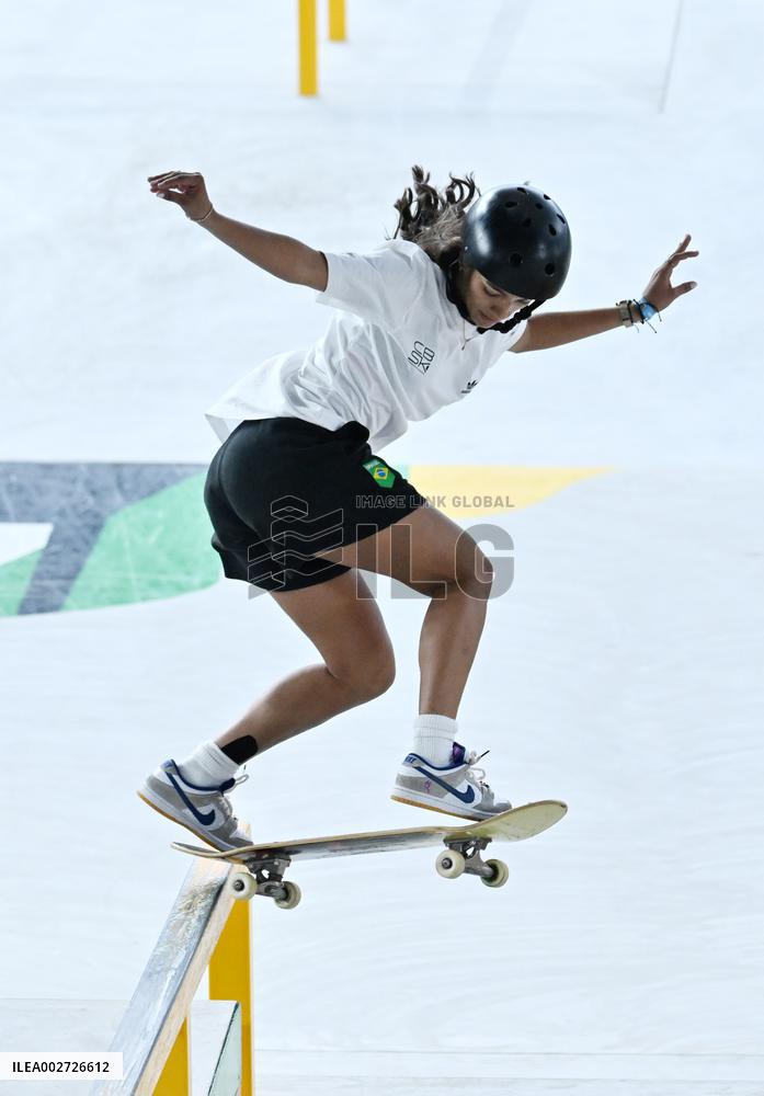 (SP)CHINA-SHANGHAI-OLYMPIC QUALIFIER SERIES SHANGHAI-SKATEBOARDING-WOMEN'S STREET-FINAL (CN)