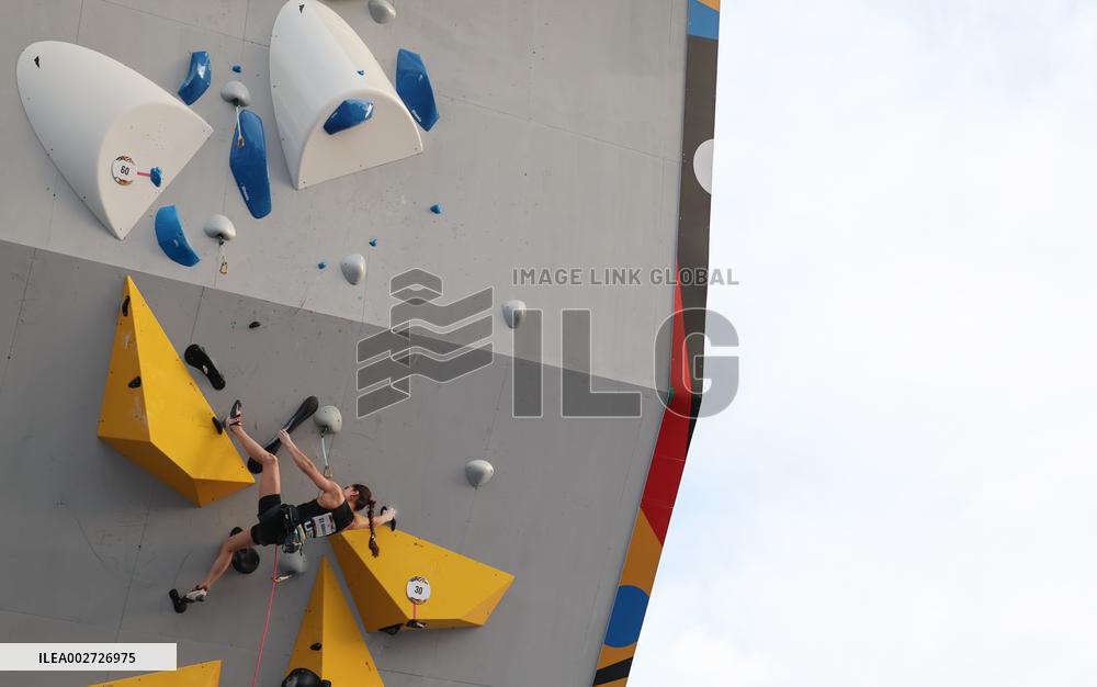 (SP)CHINA-SHANGHAI-OLYMPIC QUALIFIER SERIES SHANGHAI-SPORT CLIMBING-WOMEN'S BOULDER & LEAD-FINAL (CN)