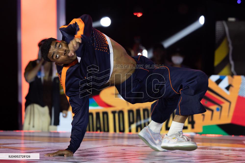 (SP)CHINA-SHANGHAI-OLYMPIC QUALIFIER SERIES SHANGHAI-BREAKING-B-BOYS-FINALS (CN)