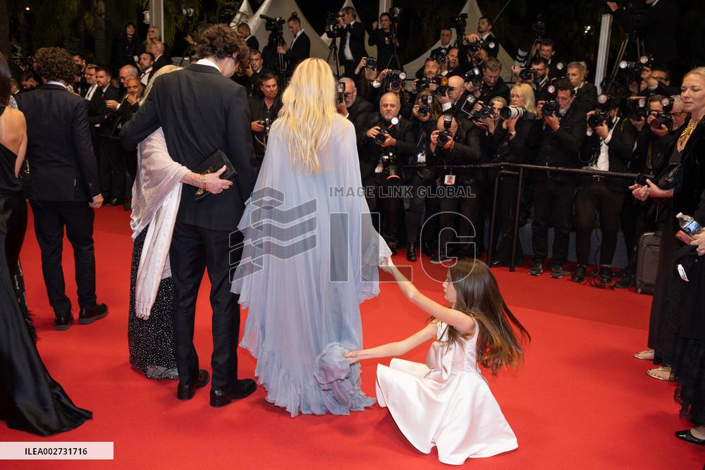 Cannes Horizon: An American Saga Exit DB