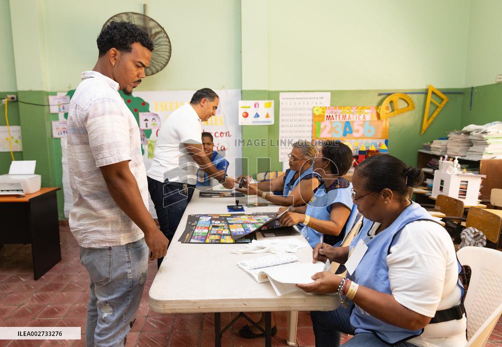 DOMINICAN REPUBLIC-SANTO DOMINGO-PRESIDENTIAL ELECTION-VOTE