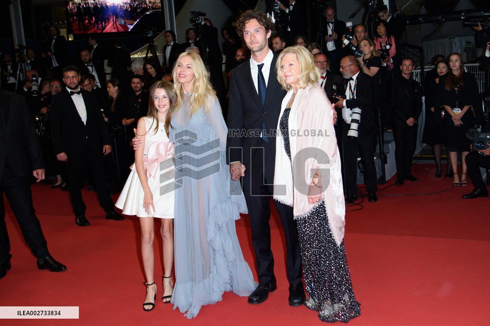 Cannes Horizon: An American Saga leaving Red Carpet NG