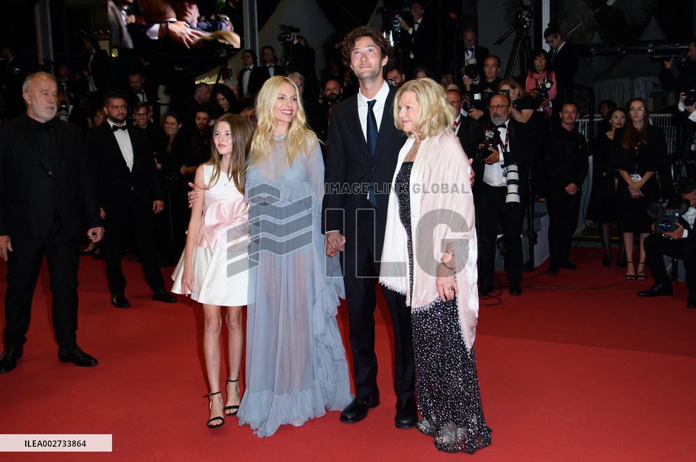 Cannes Horizon: An American Saga leaving Red Carpet NG