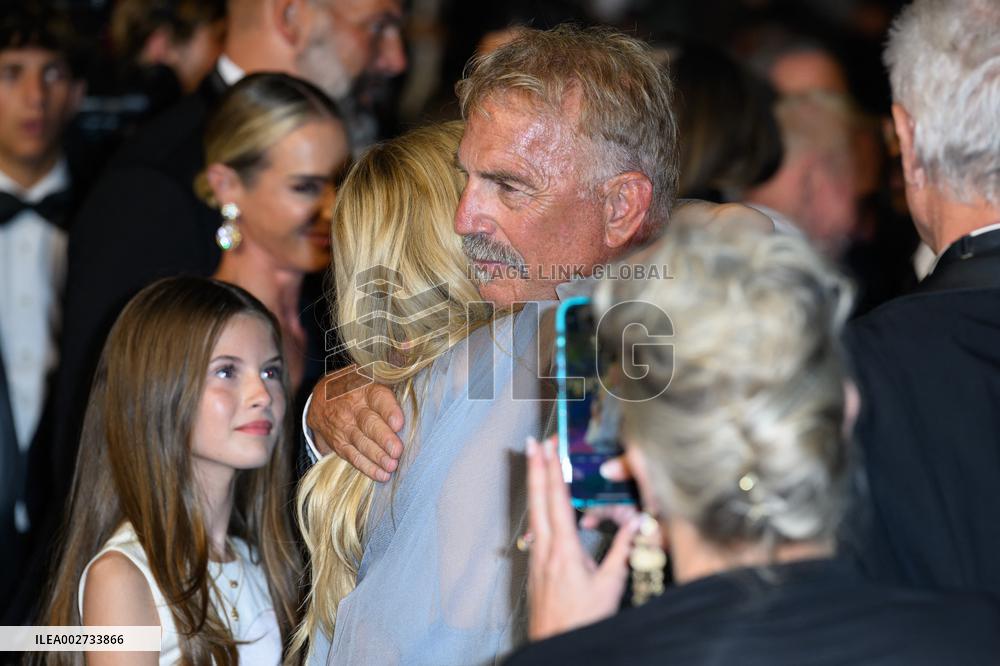 Cannes Horizon: An American Saga leaving Red Carpet NG