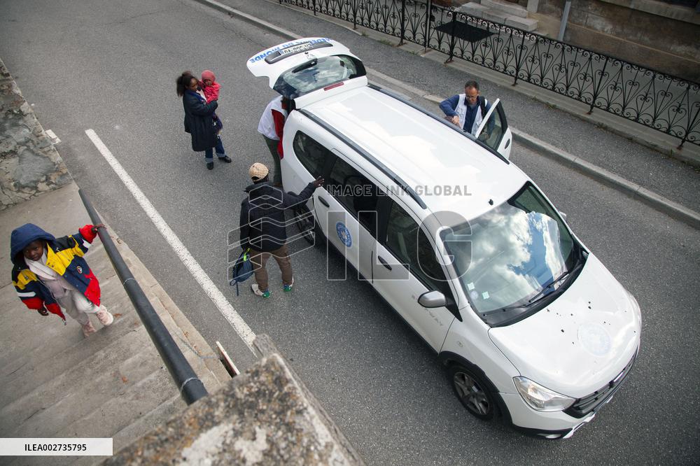 Medecins Du Monde Set Up Accomodations For Migrants - Briancon