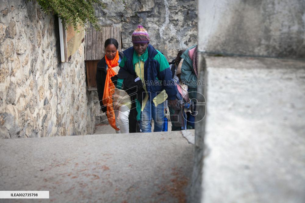 Medecins Du Monde Set Up Accomodations For Migrants - Briancon