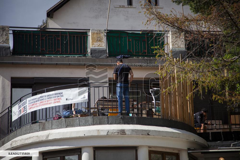 Medecins Du Monde Set Up Accomodations For Migrants - Briancon