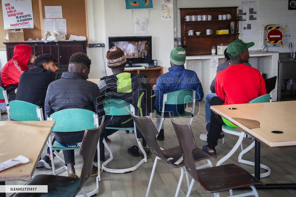 Medecins Du Monde Set Up Accomodations For Migrants - Briancon