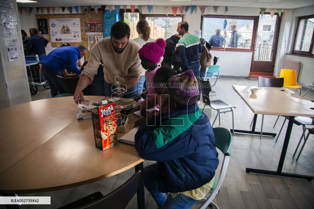 Medecins Du Monde Set Up Accomodations For Migrants - Briancon