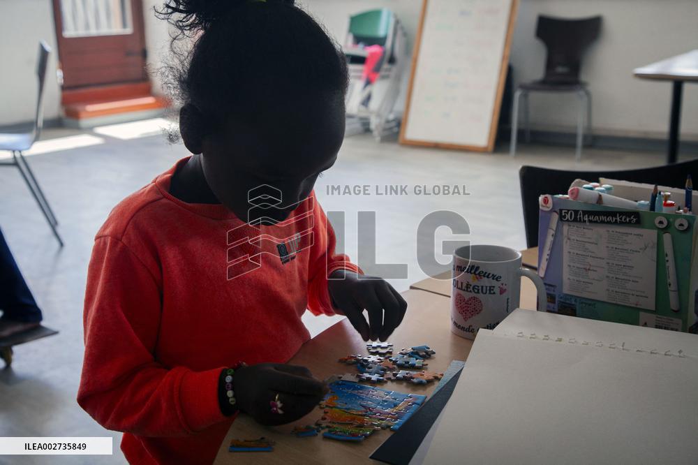 Medecins Du Monde Set Up Accomodations For Migrants - Briancon