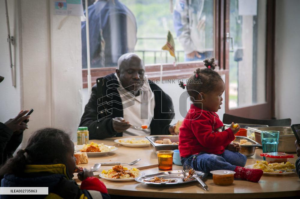 Medecins Du Monde Set Up Accomodations For Migrants - Briancon