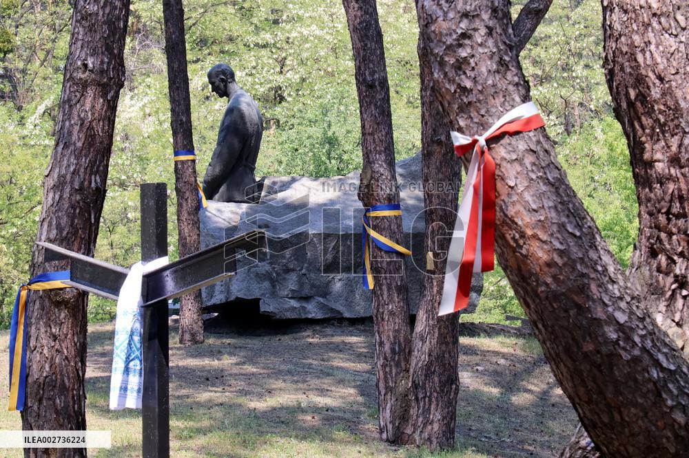 Remembering victims of political repressions at Bykivnia Graves in Kyiv
