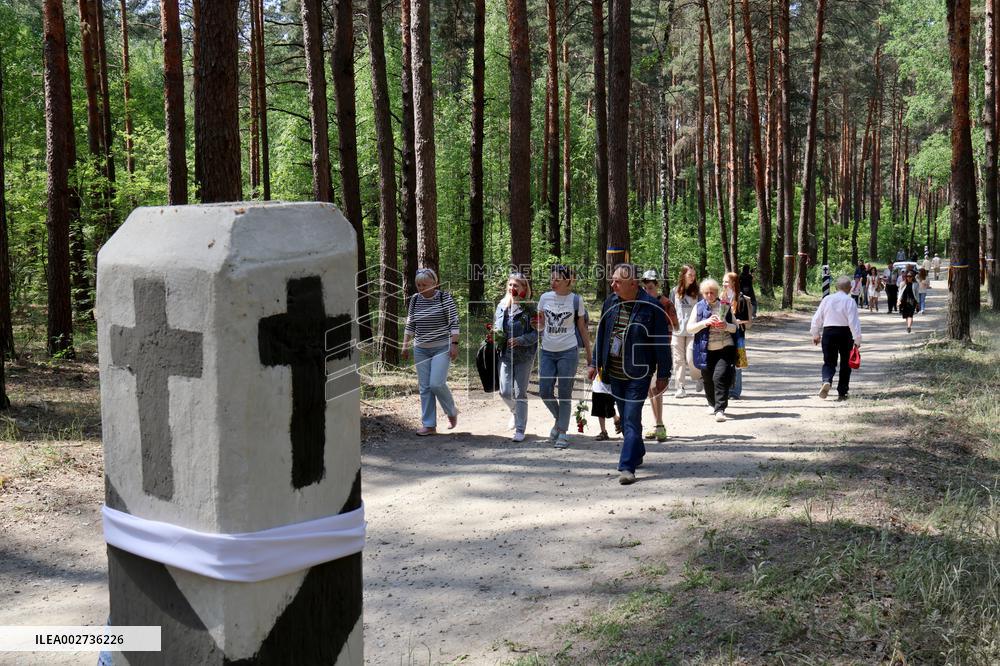 Remembering victims of political repressions at Bykivnia Graves in Kyiv