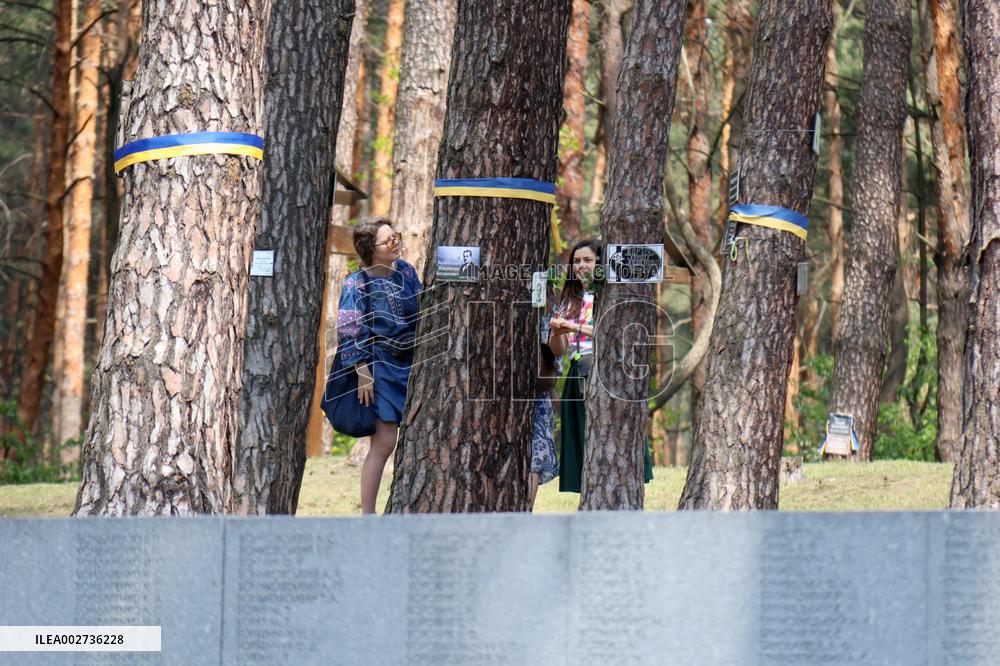 Remembering victims of political repressions at Bykivnia Graves in Kyiv