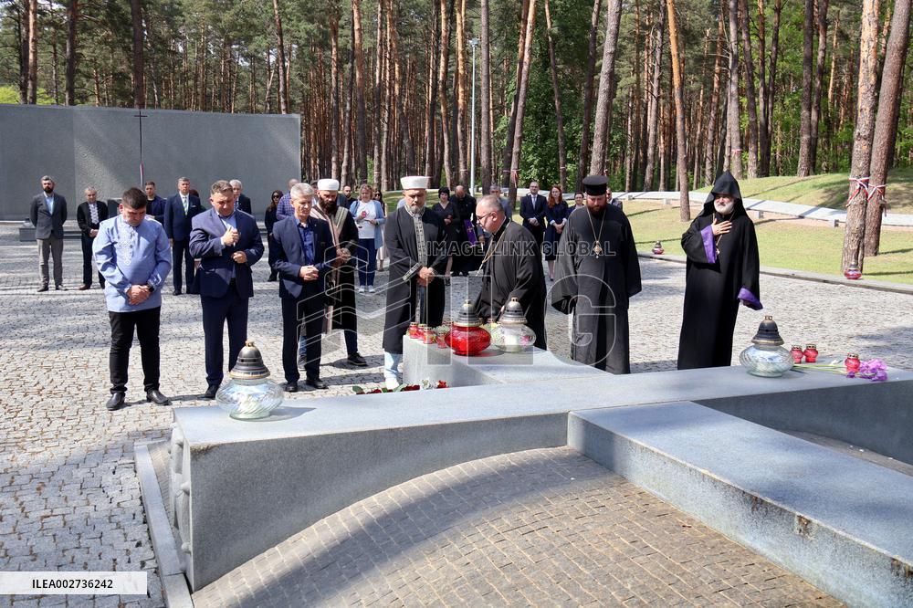 Remembering victims of political repressions at Bykivnia Graves in Kyiv