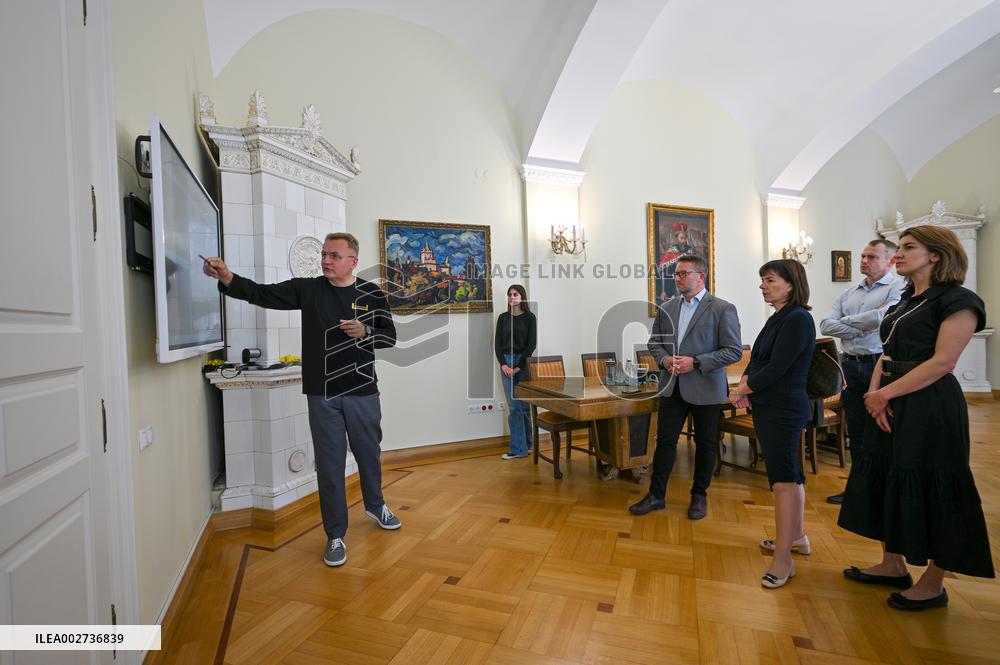 WTTC President Julia Simpson visits Lviv