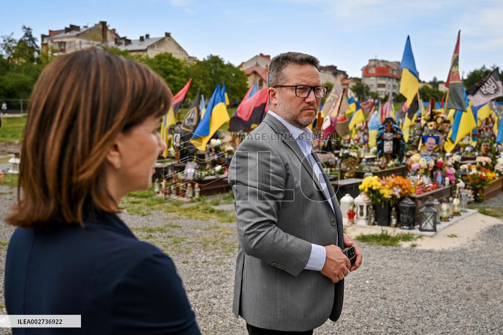 WTTC President Julia Simpson visits Lviv