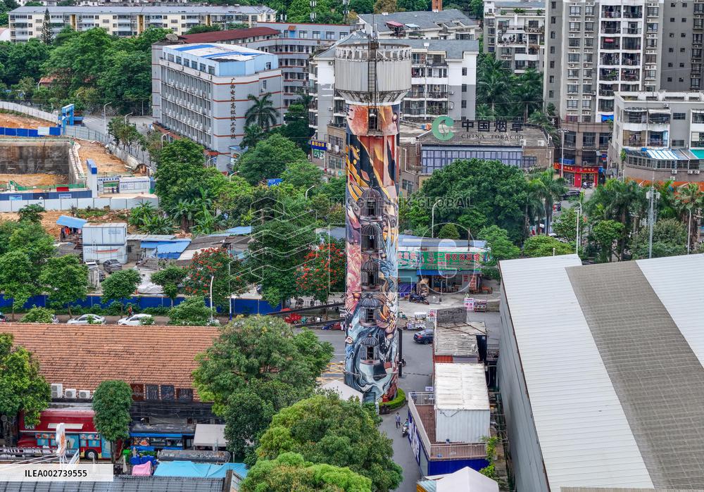 Graffiti on A 33-meter-high 360-degree Cylindrical Water Tower in Nanning