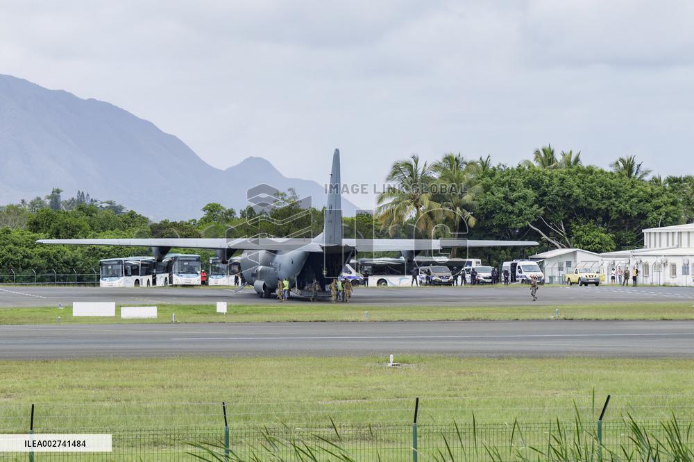 Australia And New Zealand Send Evacuation Flights Amid Unrest - Noumea