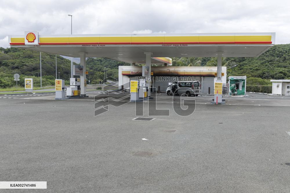 Australia And New Zealand Send Evacuation Flights Amid Unrest - Noumea