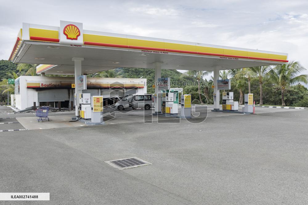 Australia And New Zealand Send Evacuation Flights Amid Unrest - Noumea