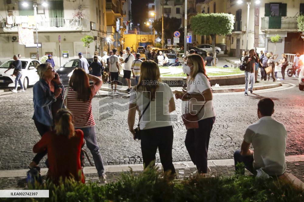 Dozens Of Earthquakes Felt In The Naples Region - Italy