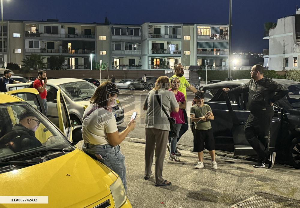 Dozens Of Earthquakes Felt In The Naples Region - Italy