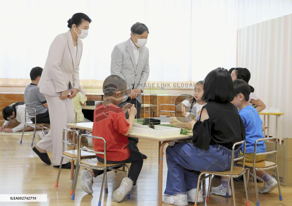 Japanese emperor, empress at kindergarten