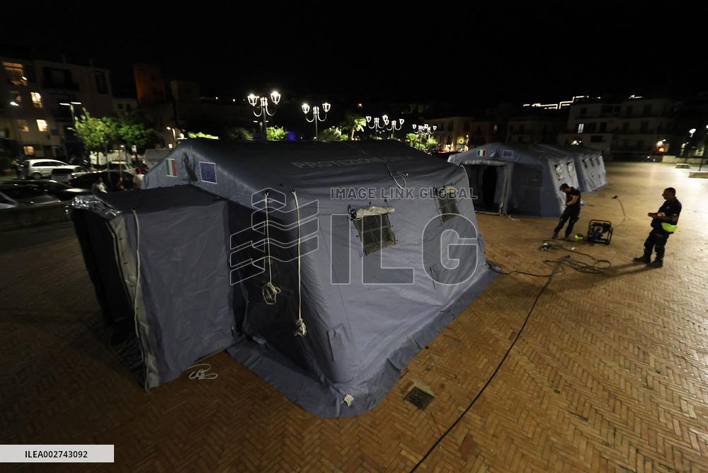 Dozens Of Earthquakes Felt In The Naples Region - Italy