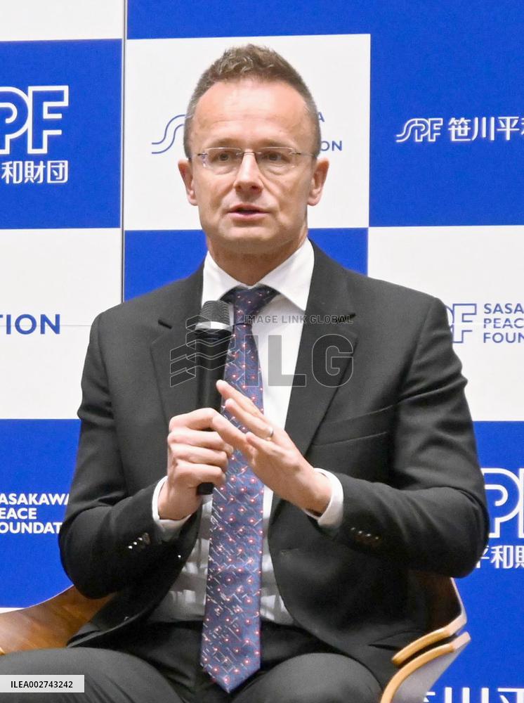 Hungary foreign minister in Tokyo