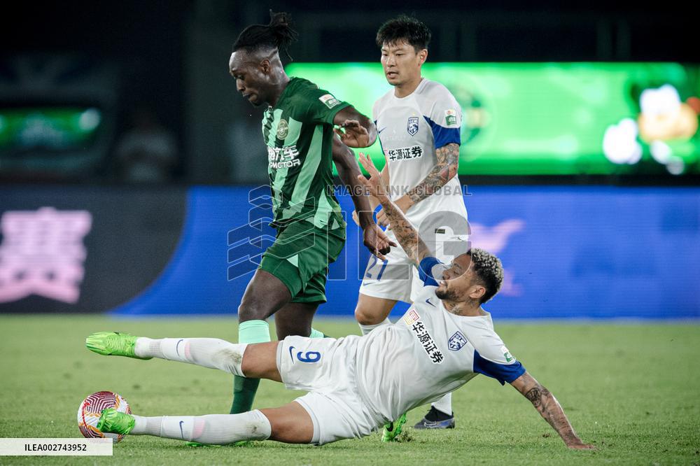 (SP)CHINA-ZHENGZHOU-FOOTBALL-CSL-ZHEJIANG VS WUHAN (CN)