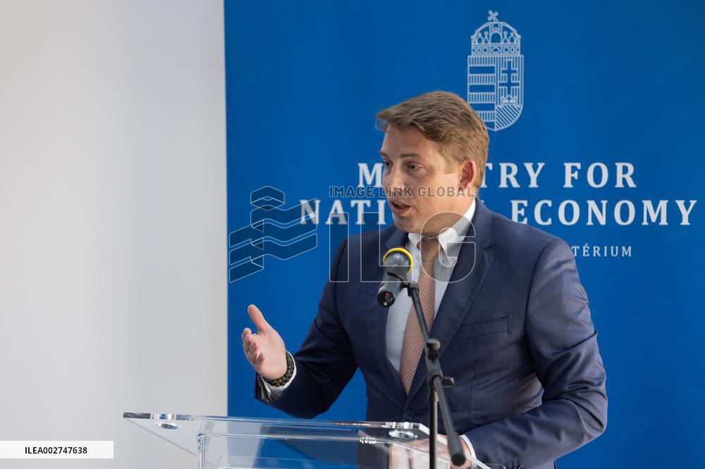 HUNGARY-BUDAPEST-UNIVERSITY-CHINA-NIO-STRATEGIC PARTNERSHIP