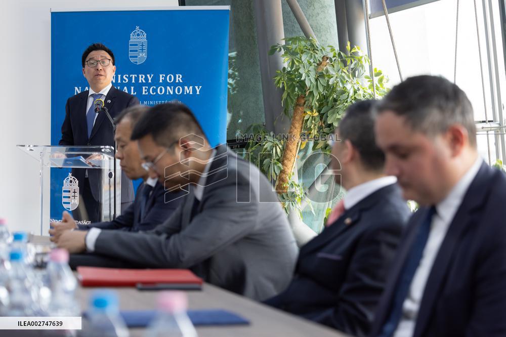 HUNGARY-BUDAPEST-UNIVERSITY-CHINA-NIO-STRATEGIC PARTNERSHIP