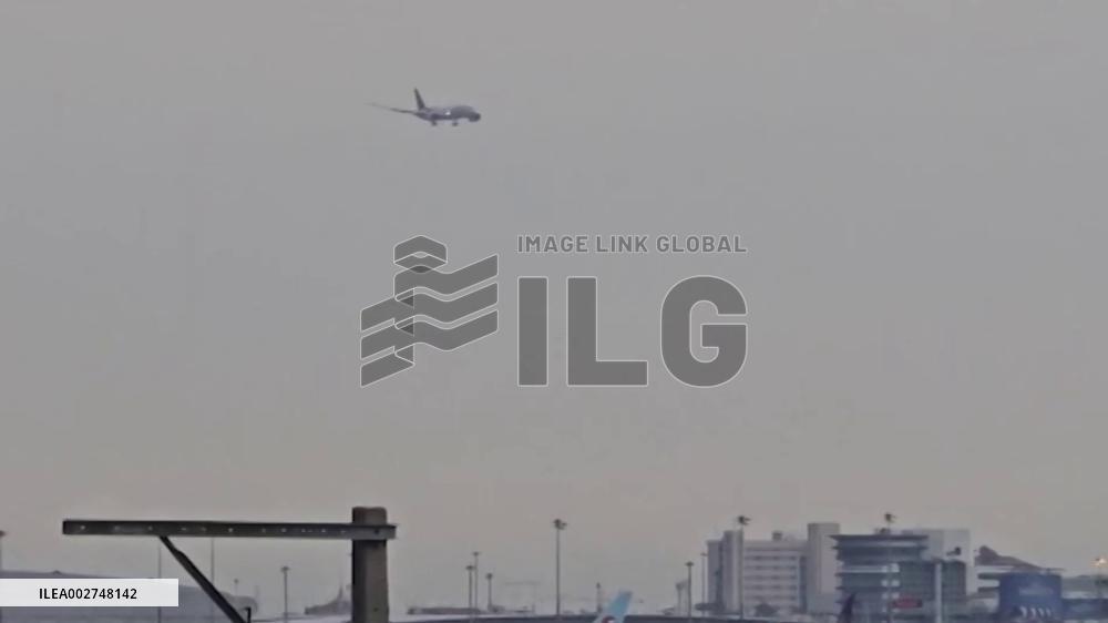 1 dead, 30 injured after Singapore airliner hits severe turbulence