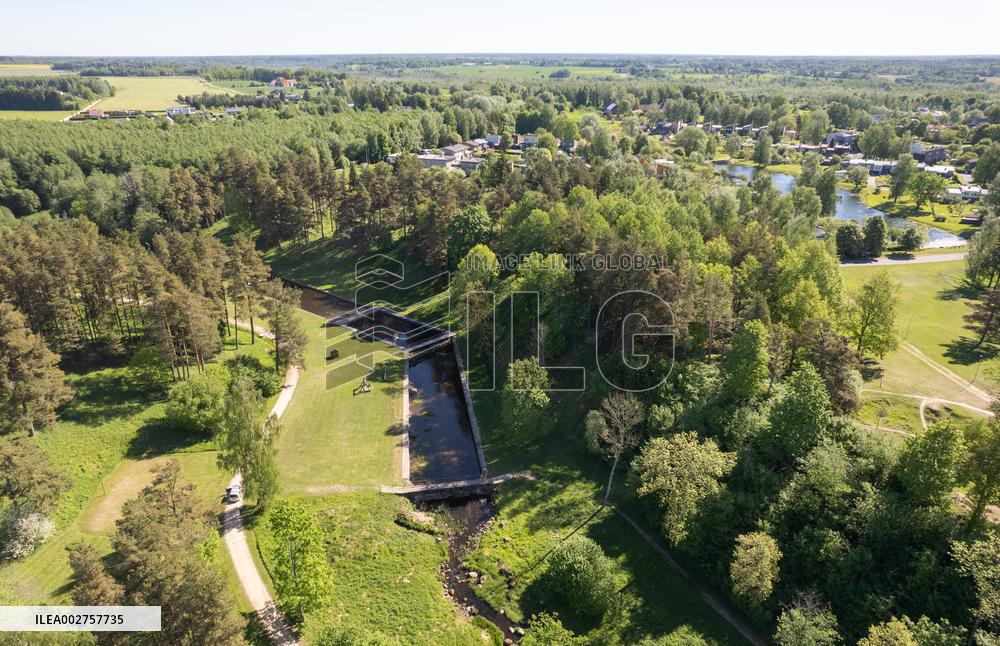 Natural swimming pool