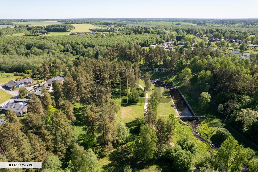 Natural swimming pool
