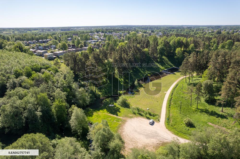 Natural swimming pool