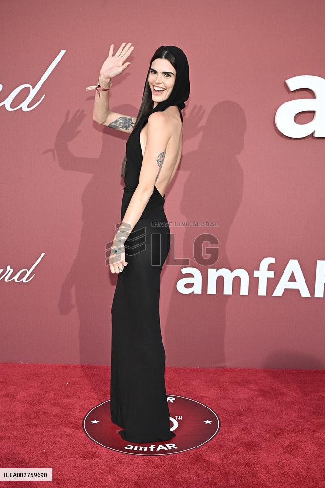 Arrivals amfAR Cannes Gala - Antibes