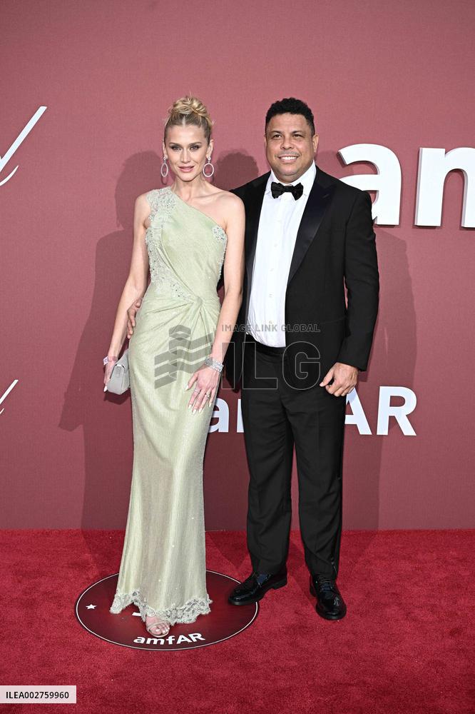 Arrivals amfAR Cannes Gala - Antibes
