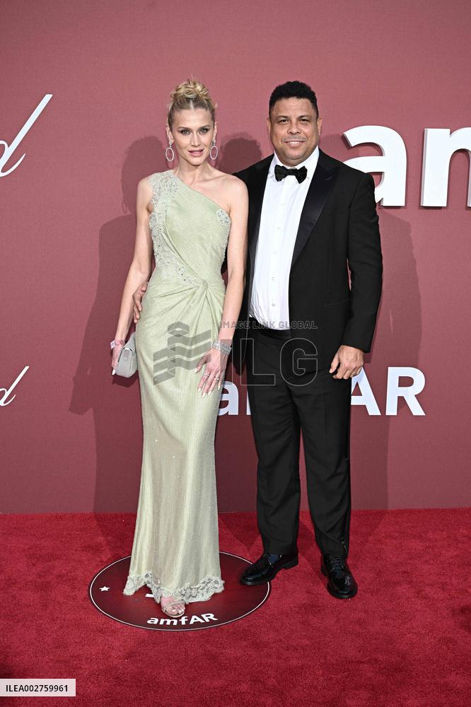 Arrivals amfAR Cannes Gala - Antibes