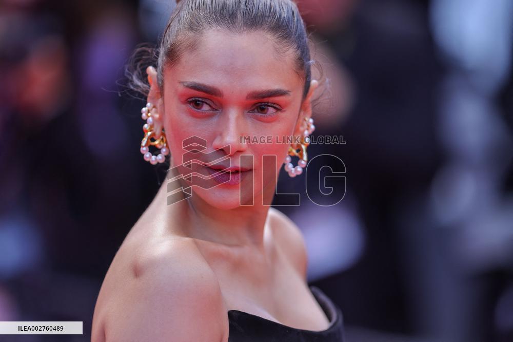 Cannes - L'Amour Ouf (Beating Hearts) Red Carpet