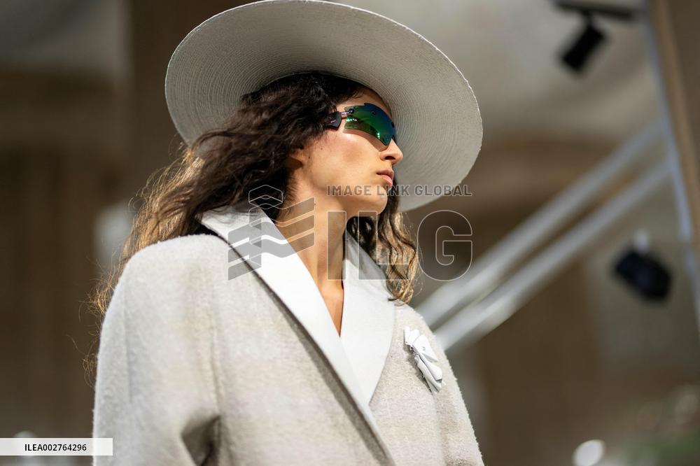 Louis Vuitton Cruise 2025 Show - Barcelona