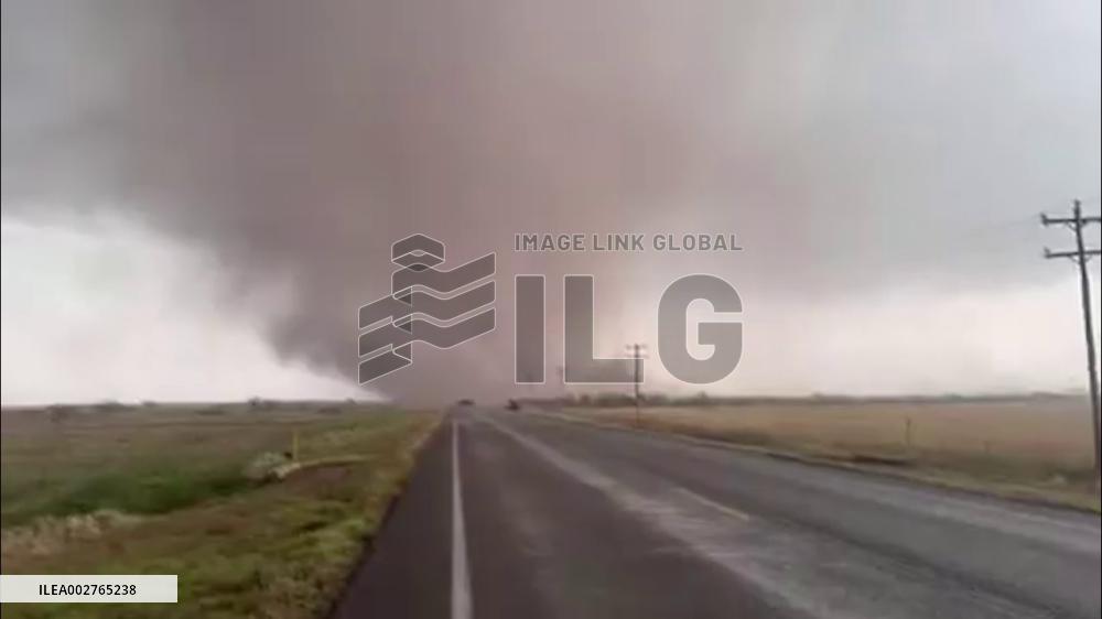 US: Storm System Brings Tornadoes, Hail To Oklahoma 2