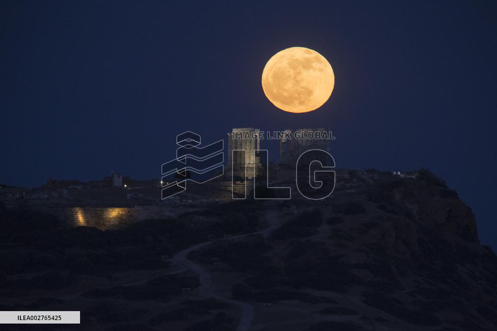 GREECE-CAPE SOUNION-TEMPLE OF POSEIDON-FULL MOON