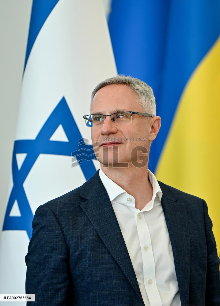 Israeli Embassy awards Righteous Among the Nations title to three Ukrainian families