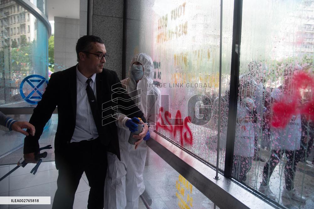 Environmental Protest Outside Of TotalEnergies Meeting - Paris