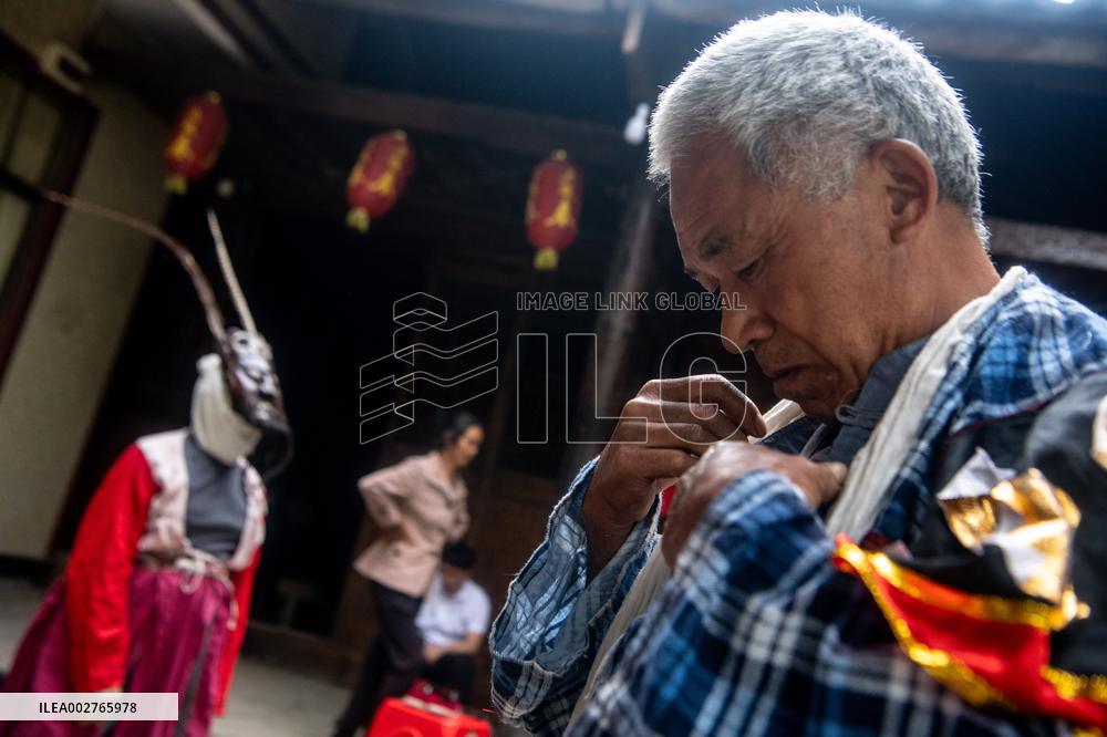 ChineseToday | Art rooted in paddy fields: Yangxi Opera artists in SW China's Chongqing